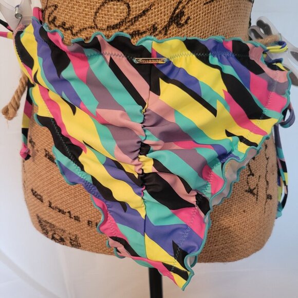 NWT Woman's colorful bikini set. Size Med. - Picture 8 of 9